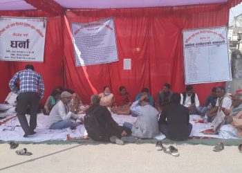 सिर्सिया नदी प्रदूषणमुक्त बनाउनुपर्ने माग गर्दै सामाजिक अभियन्ताहरु धर्नामा