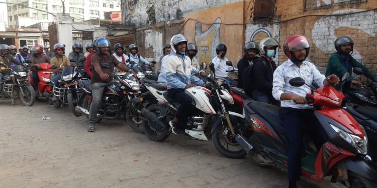 कमिशनको कारण वीरगन्जमा पेट्रोलियम पदार्थको कृत्तिम अभाव, सर्वसाधारण मर्कामा