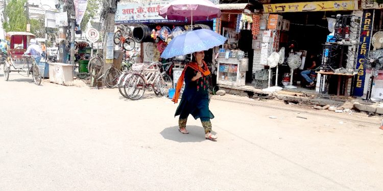 तराईमा गर्मी बढेसँगै जनजीवन कष्टकर, दिउँसोको समयमा बजारमा चहल पहल घट्यो