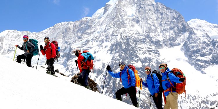 कोभिड महामारीबीच जुर्मुराउँदै पर्यटन