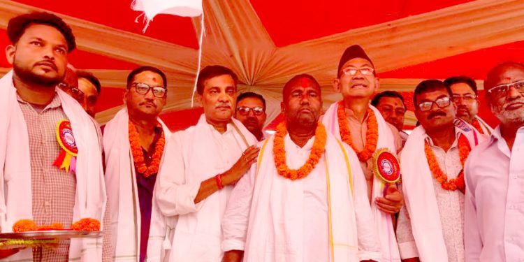 अध्यक्ष मेहता सहित दुई सय बढि नेता तथा कार्यकर्ता नेपाली काँग्रेसमा प्रवेश