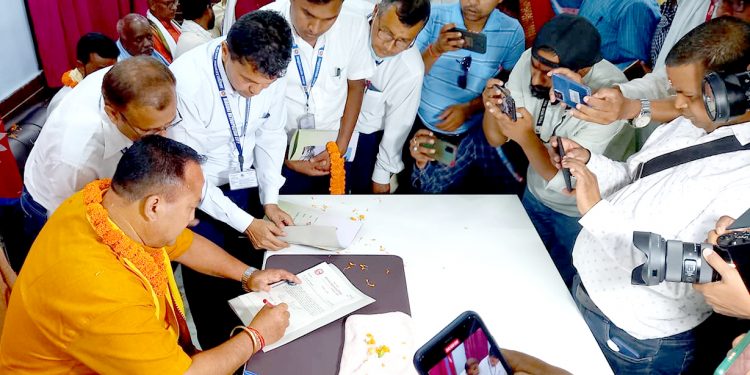 घण्टाघरदेखि माइस्थानसम्म सडक निर्माण गर्ने मेयर सिंहको पहिलो निर्णय