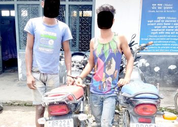 चोरीको मोटरसाइकल सहित दुइ जना पक्राउ