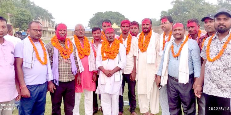 पकहामैनपुरमा प्यालनल सहित काँग्रेसका उम्मेदवार विजयी