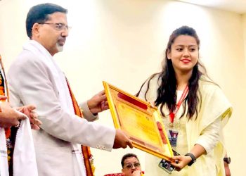 वीरगन्ज टाइम्सकी संवाददाता श्रेष्ठ अर्थमन्त्री जनार्दन शर्माबाट सम्मानित
