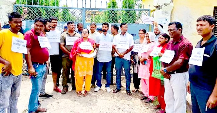 अनियमित लोडसेडिङ्ग विरुद्ध विद्युत प्राद्यिकरण अगाडि धर्ना
