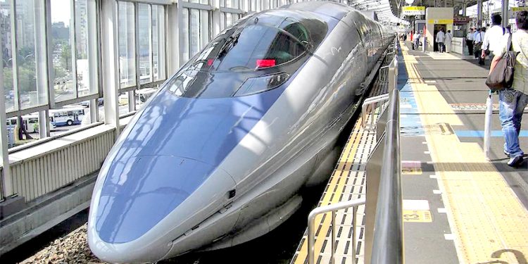 चन्द्रमासम्मै जानेछ जापानको बुलेट ट्रेन !