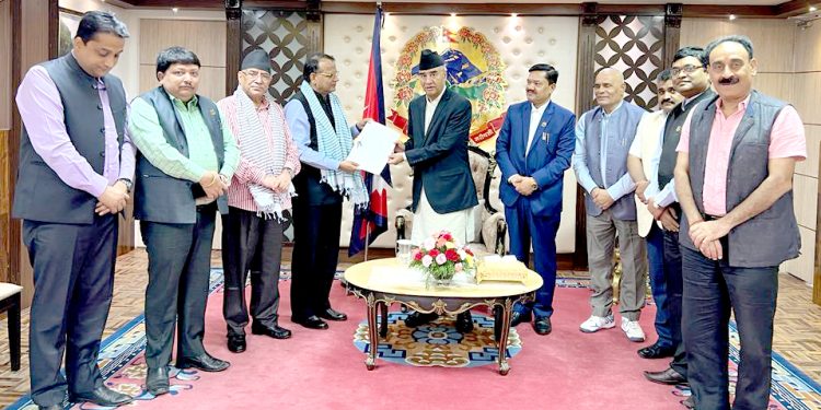 मधेश सरकारले प्रधानमन्त्रीलाई ज्ञापन पत्र बुझाए
