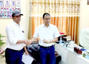 चार बुँदे सहमति पश्चात वीमनपाद्वारा नियन्त्रणमा लिएको ४ ट्रक रासायनिक मल फिर्ता