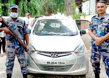 सशस्त्र प्रहरीद्वारा भन्सार फेल भारतीय कार पक्राउ