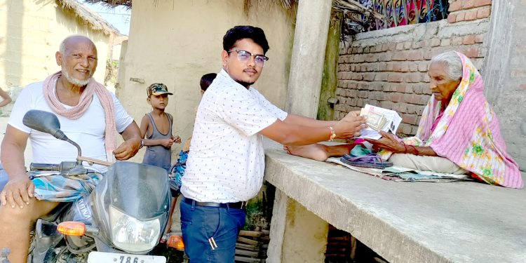 जगरनाथपुर गाउँपालिकामा वडाबाटै समाजिक सुरक्षा भत्ता वितरण