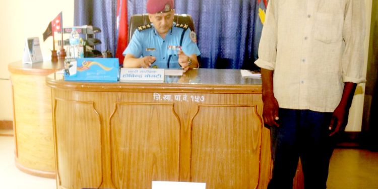 नेपाली नक्कली नोट सहित एकजना पक्राउ