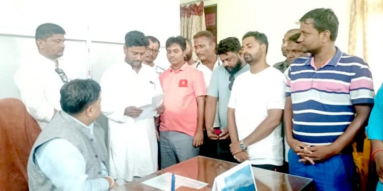 सत्तागठबन्धन निकट पर्साका युवा संगठनहरुद्वारा राष्ट्रपतिलाई ज्ञापन