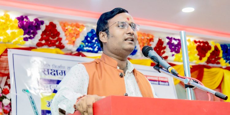 प्रदेशसभा सदस्यमा मुख्यमन्त्रीको विकल्प खोज्दै जनता, युवा उम्मेदवार सर्राफलाई जिताउने चर्चा