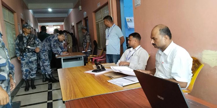 पर्सा : उम्मेदवारी दर्ता कार्य जारी, हालसम्म १३ जनाले उम्मेदवारी दर्ता गराए