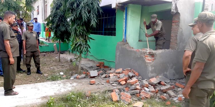 वीरगंज महानगरपालिका : अतिक्रमित संरचना भत्काउने कार्य शुरु