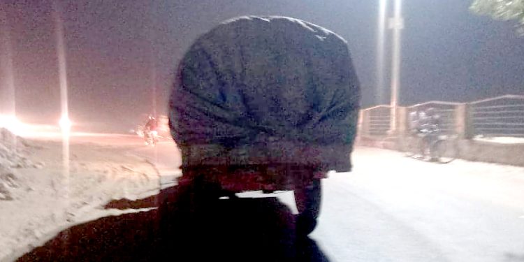 १५ लाखको गँहु र सखर सहित टयाक्टर प्रहरीको नियन्त्रणमा