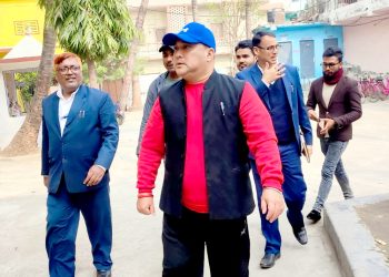सामुदायिक विद्यालयमा मेयर सिंहको छड्को अनुगमन, अनुपस्थित संख्या धेरै
