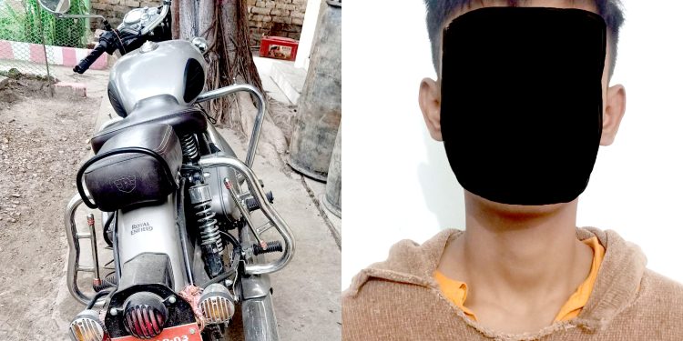 मोटरसाइकल चोर्दै गरेको अवस्थामा कोल्हवीका चौधरी पक्राउ