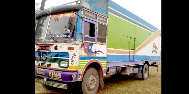 २९ लाख भन्दा बढी मूल्यको अवैद्य सामान सहित ट्रक प्रहरीको नियन्त्रणमा