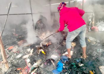 जितपुरमा आगलागी हुँदा ५ वटा पसल जलेर खरानी