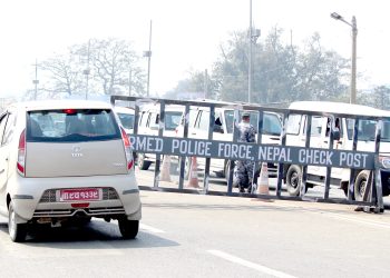 आधा किलोमिटरमा आधा दर्जन स्थानमा चेकजाँच, तर पनि लागुऔषध देखि हातहतियार वीरगंजसम्म !