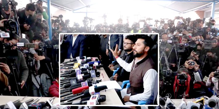 रविको रमिता र साँढे पत्रकार