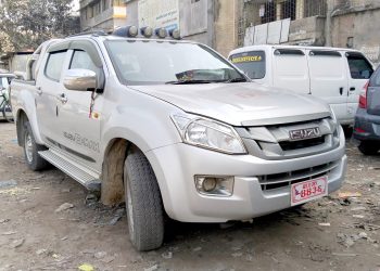 पालिकाको सरकारी गाडी घरायसी सामान किनमेल गर्न रक्सौलमा