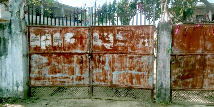दिव्य कन्या प्रा.वि. विरन्चीबर्वामा केमेस्ट्री शिक्षकको माग गर्दै विद्यार्थीहरुद्वारा तालाबन्दी