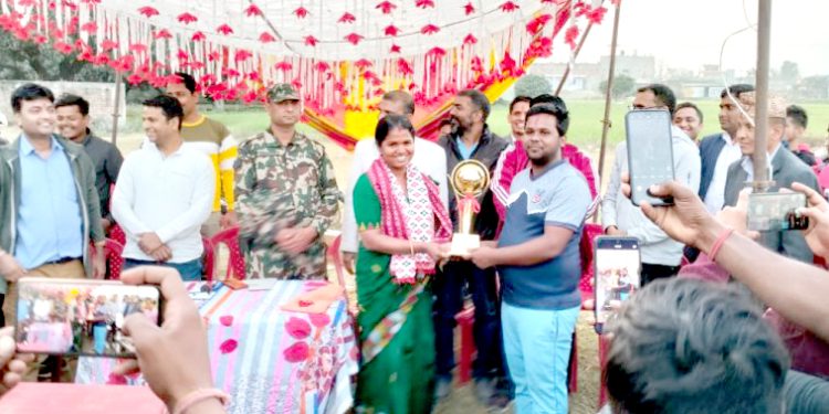 कर्मचारी प्रिमियर लिगकाे उपाधि पकाहामैनपुरलाई