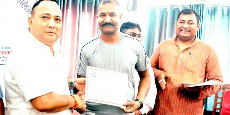 जनतामा भ्रम फैलाउने खालको पत्रकारिता नगर्न मेयर सिंहको आग्रह