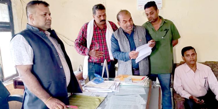 रसायनिक मल अनुदानमा गरिएको कटौती फिर्ता गर्न माग गर्दै ज्ञापन