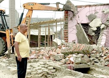 सार्वजनिक जग्गा अतिक्रमण गरि बनाइएका ४ वटा पक्की भवन सहित १७ घर टहरा हटाइयो