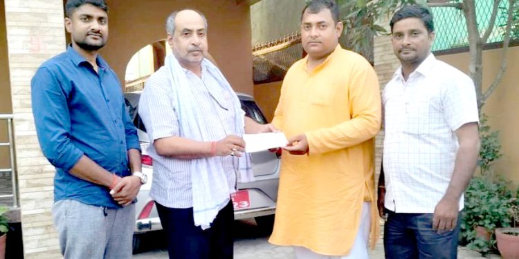 बिन्दवासनी गाउँपालिकाद्वारा पत्रकार महासंघलाई एक लाख सहयोग