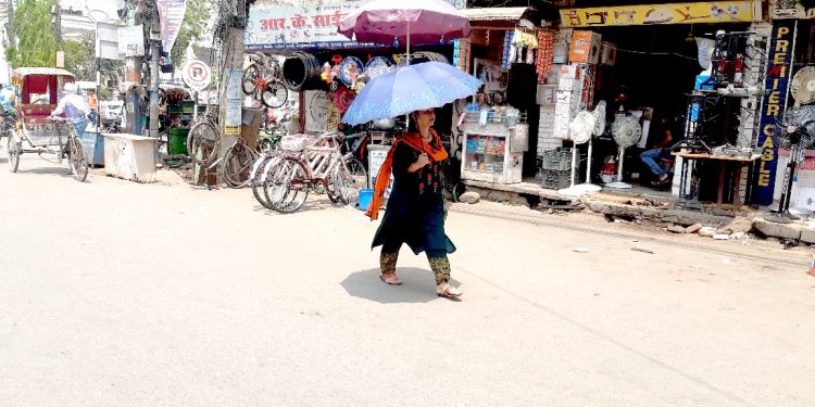 तराईमा बढ्दो गर्मीसँगै जनजीवन कष्टकर, बजारमा चहल पहल घट्यो