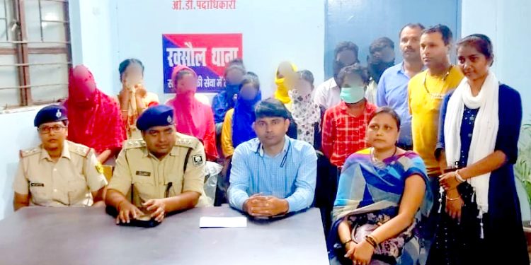 भारतीय सिमावर्ती सहरमा बन्धक बनाइएका आठ महिला सहित ११ जनाको उद्दार