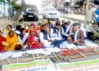 सिर्सिया नदी सफाई अभियान्ताहरुकाे मन्त्रीसंग अडान, अभियानमा सांसदकाे ऐक्यबद्धता
