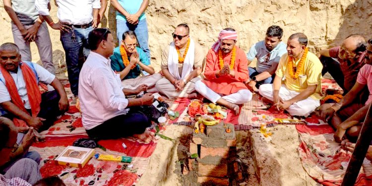 वीरगंज – २१ मा वडा कार्यालयकाे भवन शिलान्यास