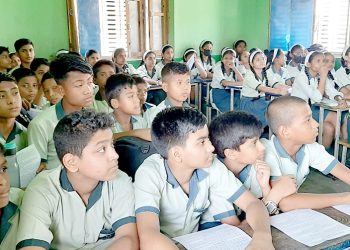 अत्याधिक गर्मीले पठनपाठनमा कठिनाई भएको भन्दै विद्यालहरु बन्द हुँदै