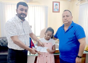 स्व. नरेश सर्राफको छोरीलाई वीरगंज महानगरद्वारा ५ लाख सहयोग