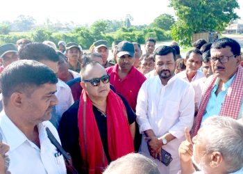 सडक विस्तारमा अवरोध नगर्न सांसद यादव र मेयर सिंहकाे आग्रह