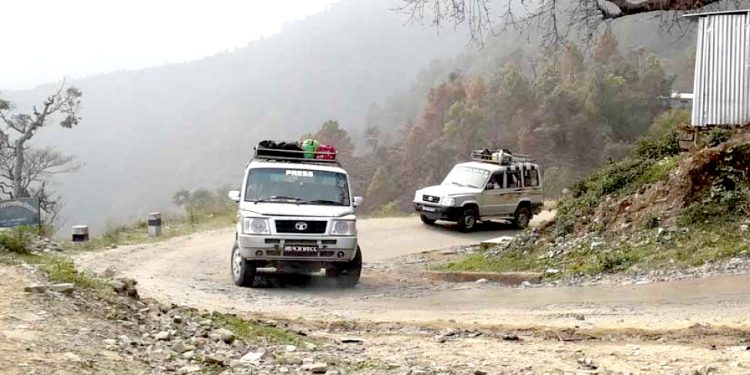 हेटौँडा-काठमाडौँ छोटोदुरीका सबै सडक अवरुद्ध