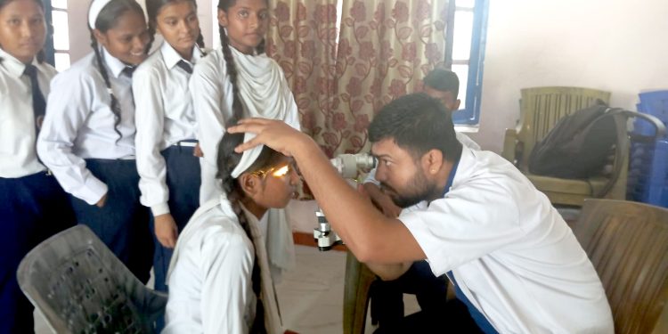 त्रिजुद्ध माविमा निशुल्क आँखा शिविर