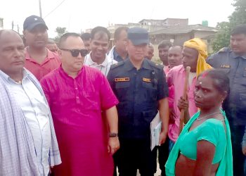 गाउँगाउँमा पुगेर जनताको गुनासो सुन्दै मेयर