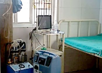 स्वास्थ्यकर्मी र कर्मचारीहरूले तालाबन्दी गर्दा सिम्रौनगढ नगर अस्पताल एक महिनादेखि बन्द