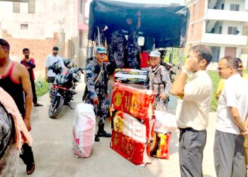 वीरगंज बजरंग टोल स्थित गोदाममा छापारी, भन्सार छलीको ८ सय किलो काजु बरामद