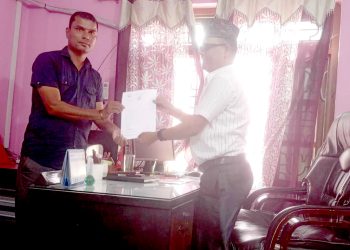 विद्युत चोर्ने दलका नेताहरुले दिए कर्मचारीलाई हात भाँचिदिने धम्की