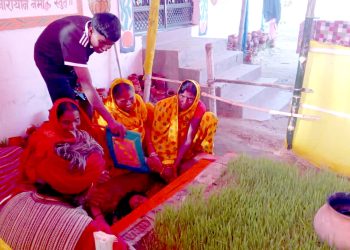 हिन्दु सनातम धर्मप्रतिको आस्था, विश्वलाई नै सन्देश दिन महिला भक्तले जीउमाथि जमरा उमारिन् !
