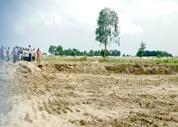 माटो चोरीमा जनप्रतिनिधिहरू नै संलग्न ! सार्वजनिक जग्गाबाट माटो उत्खनन् गरि सेजलाई विक्री