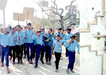 पठनपाठन सुचारुकाे माग गर्दै तालबन्दी, विद्यालयमा राजनीतिकरण भएको प्रअको भनाई